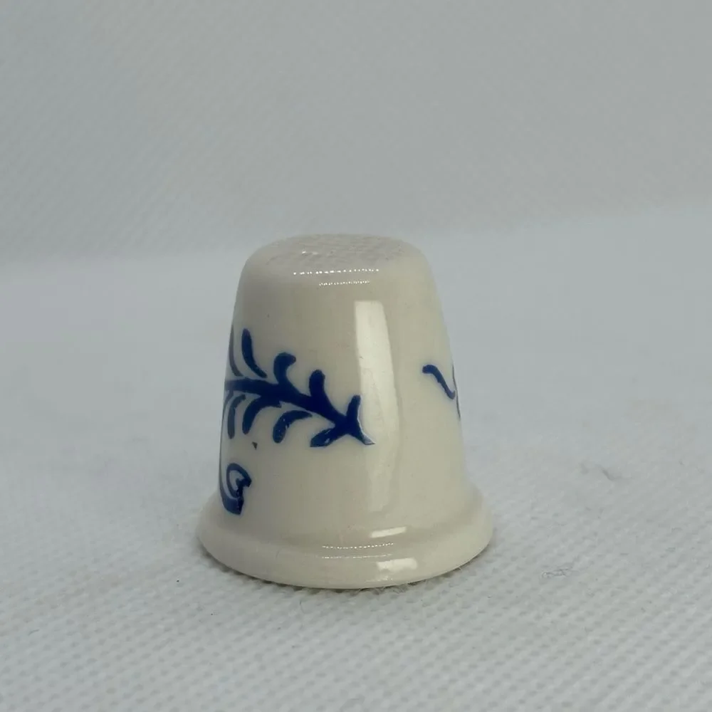 Blue & White Porcelain Thimble – Delft Style Floral Scroll Design